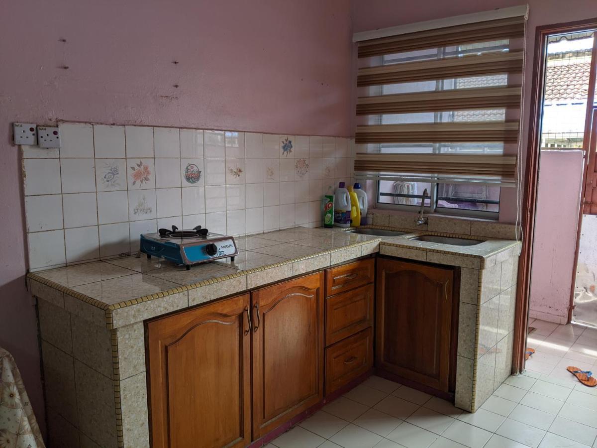 Aryani Homestay Kampong Kelemak Habitación foto
